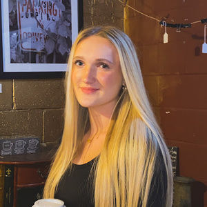 Meet your Posher, Chloe